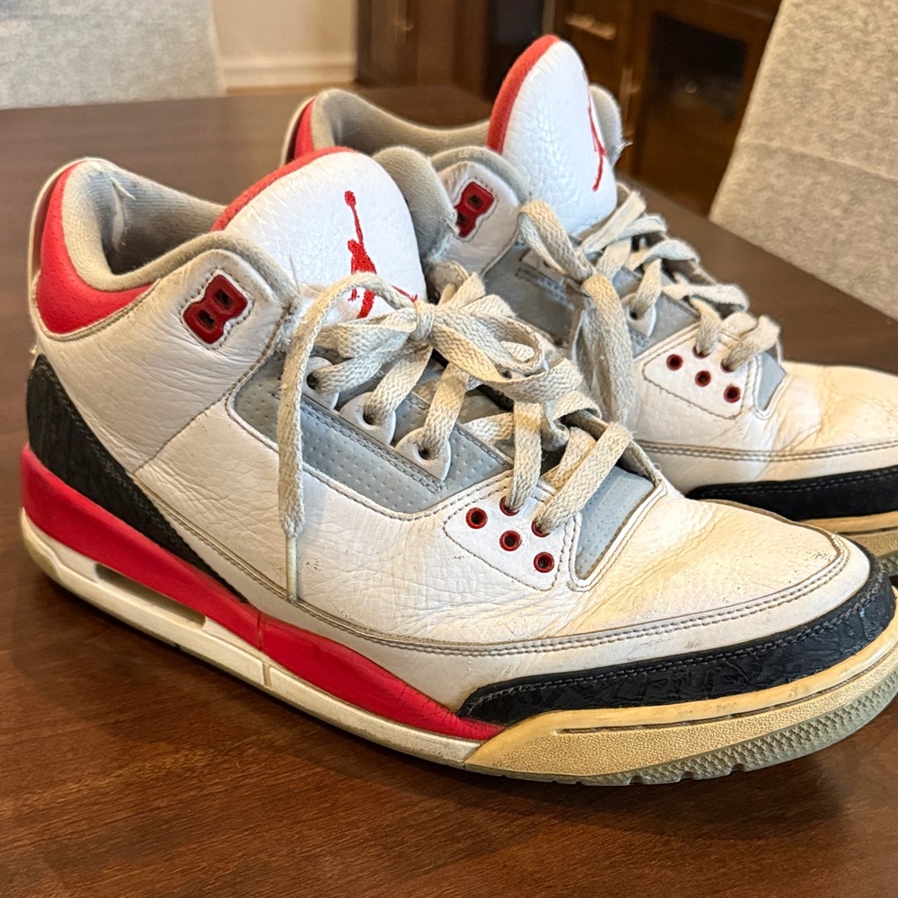 Air Jordan Retro 3 sneaker